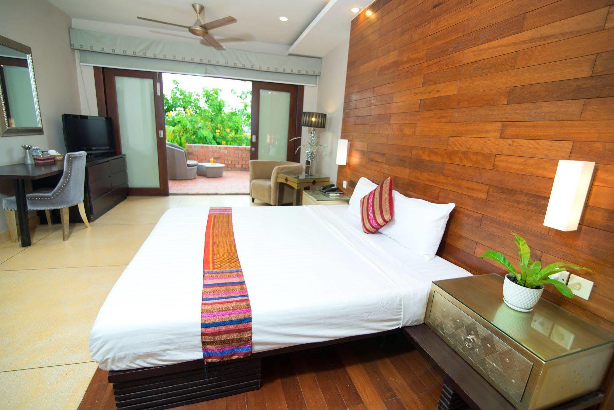Riverview Cambodia Boutique Hotel Phnom Penh Extérieur photo